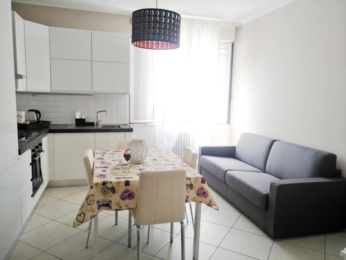 Mamma Casa Marina Center Apartments Rimini Bagian luar foto